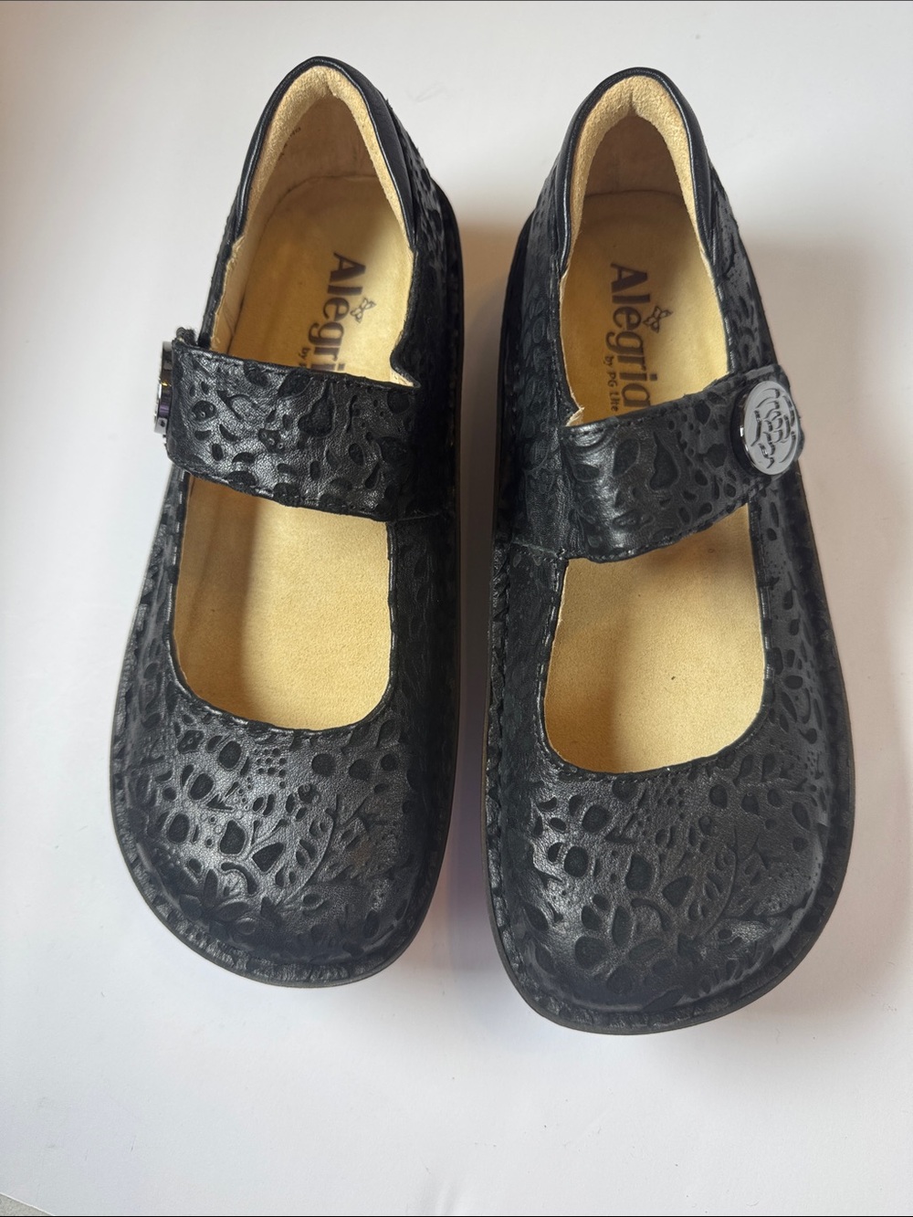 Alegria women’s Black Floral Mary Jane Shoes